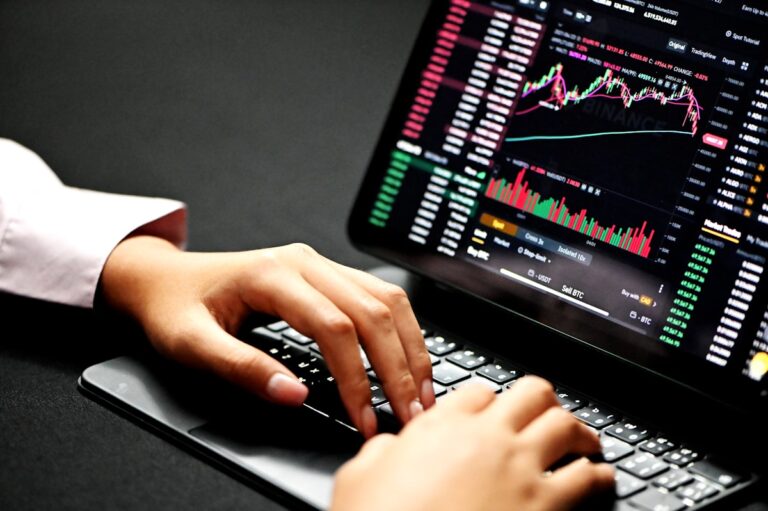 Ilustrasi dollar cost averaging emas strategi minim risiko