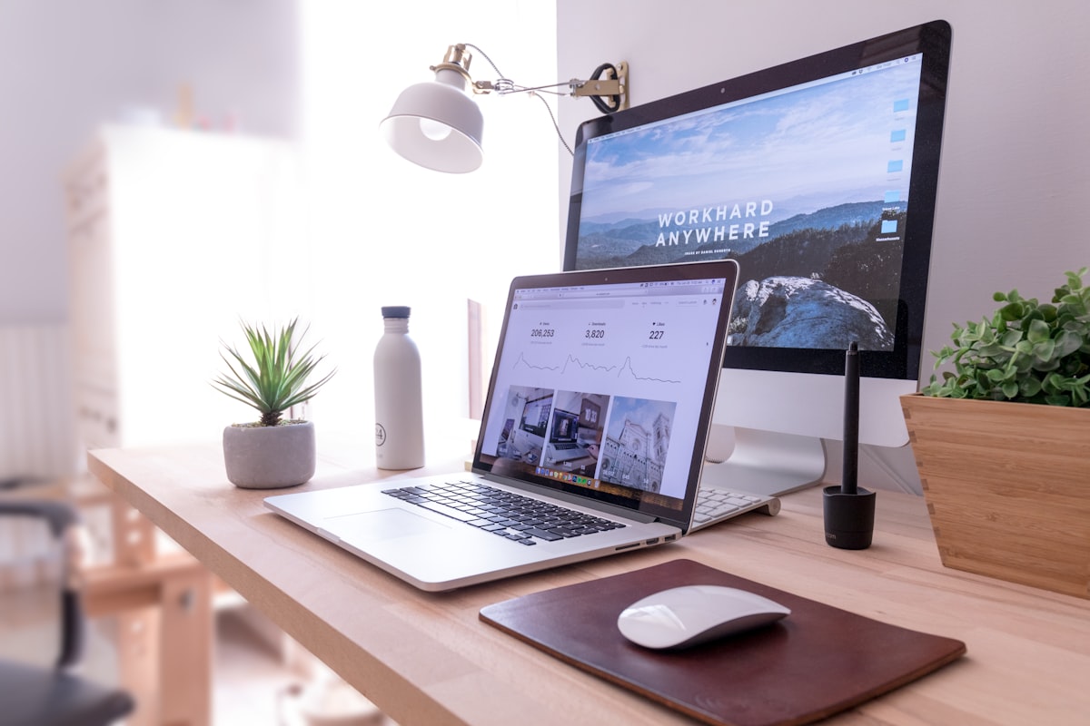 Ilustrasi royalti dan aset digital sebagai sumber passive income
